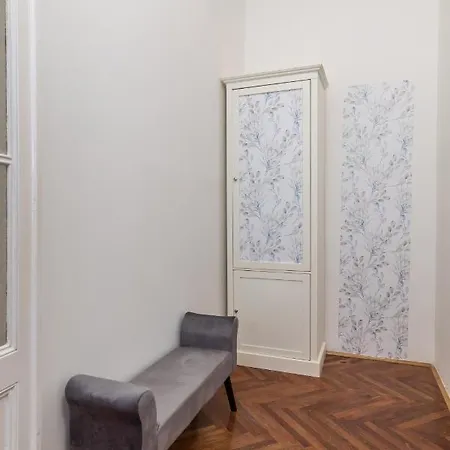 Dana Apartment *