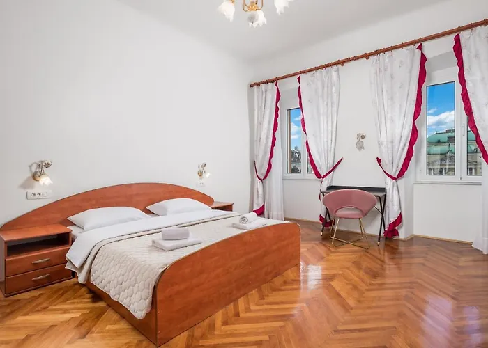 Apartament Dana *